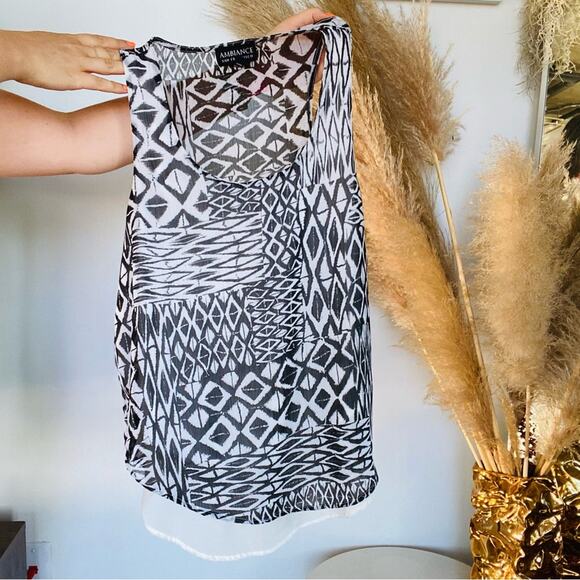 BOUTIQUE Black Brown White Aztec Geometric Swing Racerback Tank Top Blouse M - Picture 2 of 8